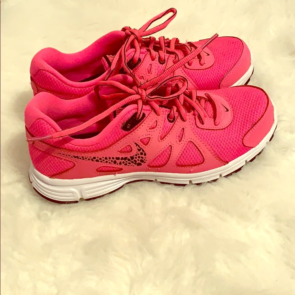 Women’s Nike Revolution 2 Sneakers